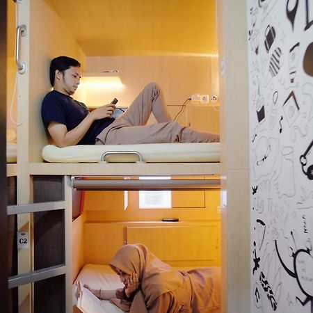 Inap At Capsule Hostel Μπαντούνγκ Εξωτερικό φωτογραφία
